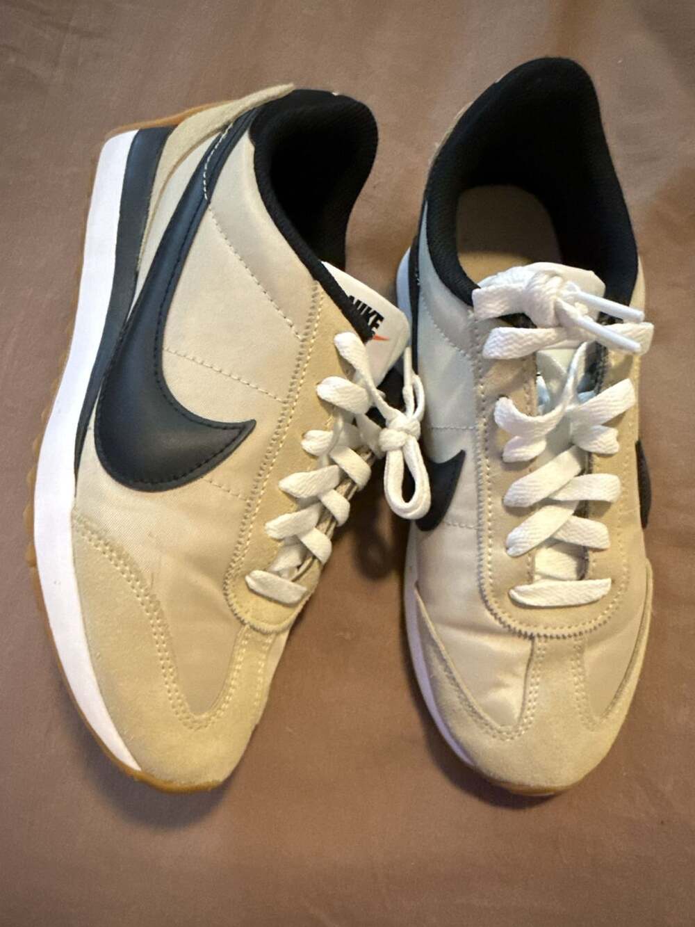 Nike Pacific Women's Shoes White/Platinum Tint/Gum Light Brown/Black HM4771-201